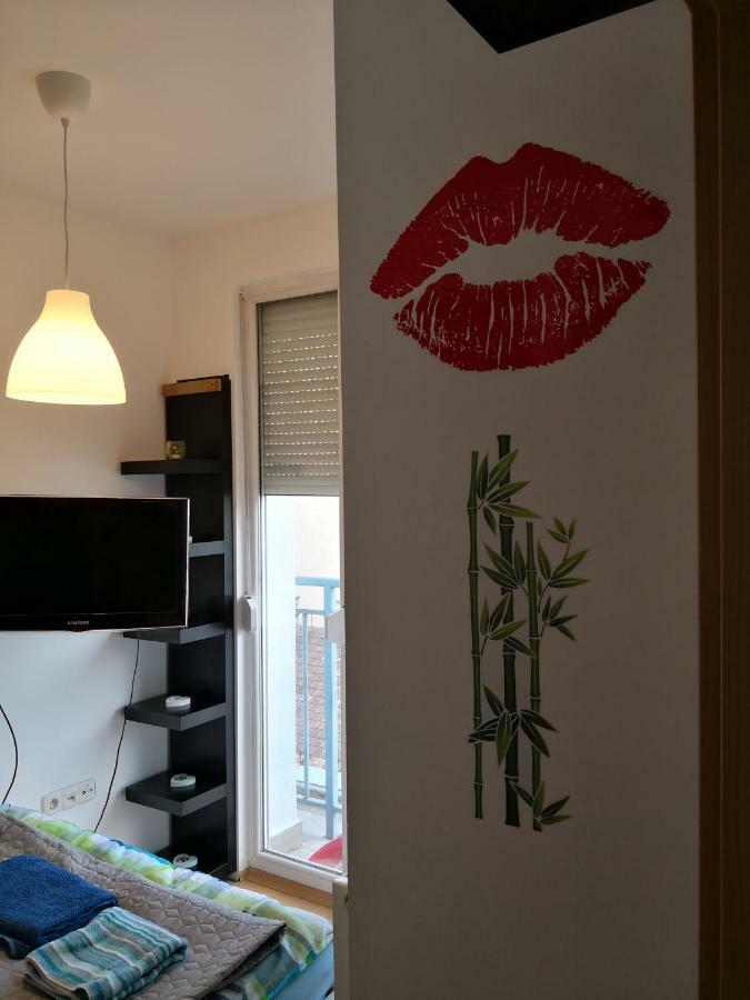 Appartement 1,5 Szobás Terasszal,közel A Széchenyi Fürdőhöz
